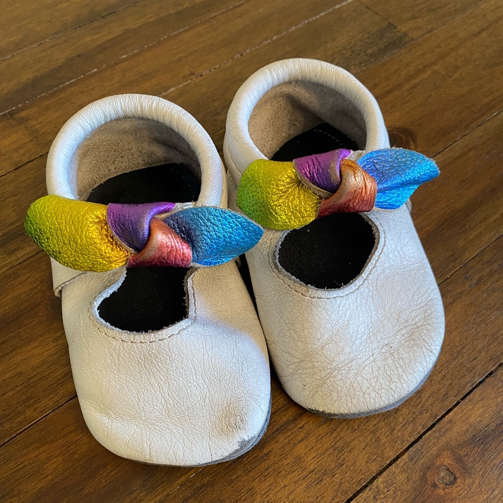 Freshly Picked Rainbow bow size 7